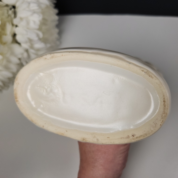 Vintage Art Deco Ivory Colored Cornucopia Pottery Vase | Horn of Plenty Planter - Picture 7 of 9